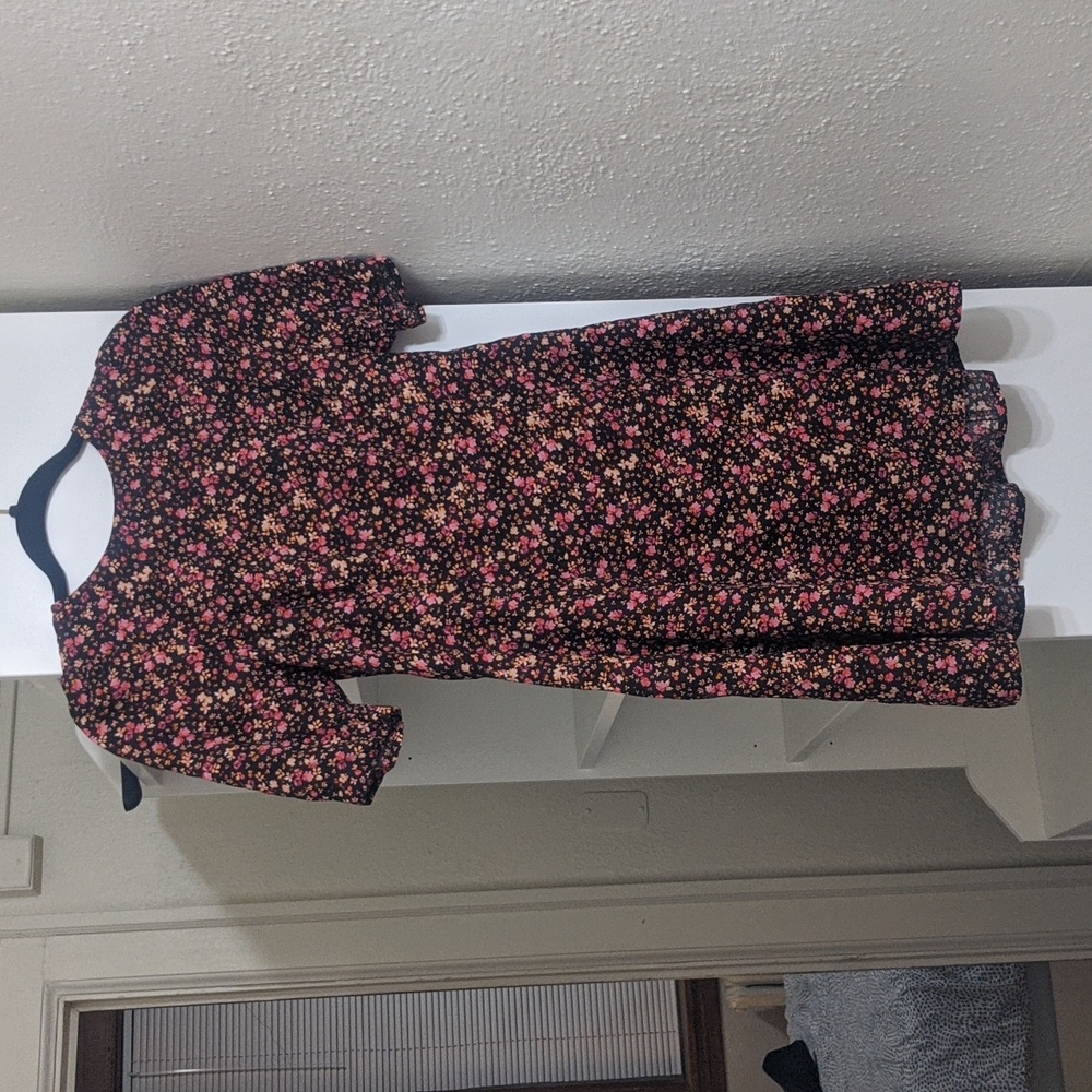 Old Navy XS Black floral dress with Cut Out back